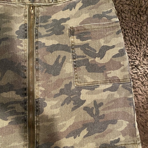 camo print skirt - Picture 3 of 4
